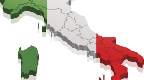 Carte de l'Italie avec le drapeau italien, pour représenter la création d'une entreprise en Italie.